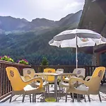 & Restaurant Perret - Mountain People 2*