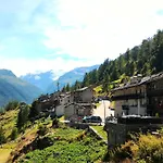 & Restaurant Perret - Mountain People Valgrisenche