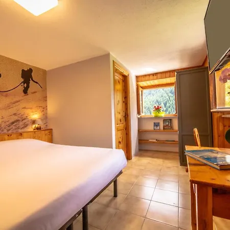 & Restaurant Perret - Mountain People Hotel 2*