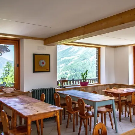& Restaurant Perret - Mountain People Valgrisenche