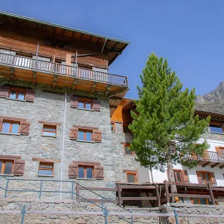 & Restaurant Perret - Mountain People Otel