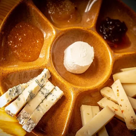 Hotel & Restaurant Perret - Mountain People