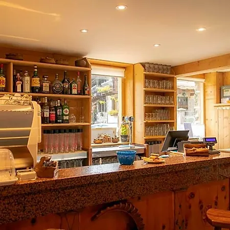 Hotel & Restaurant Perret - Mountain People