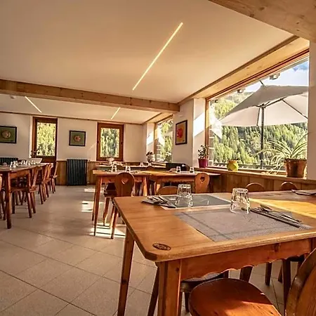 Hotel & Restaurant Perret - Mountain People