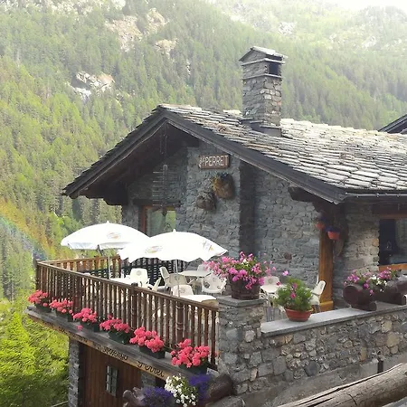 & Restaurant Perret - Mountain People Hotel